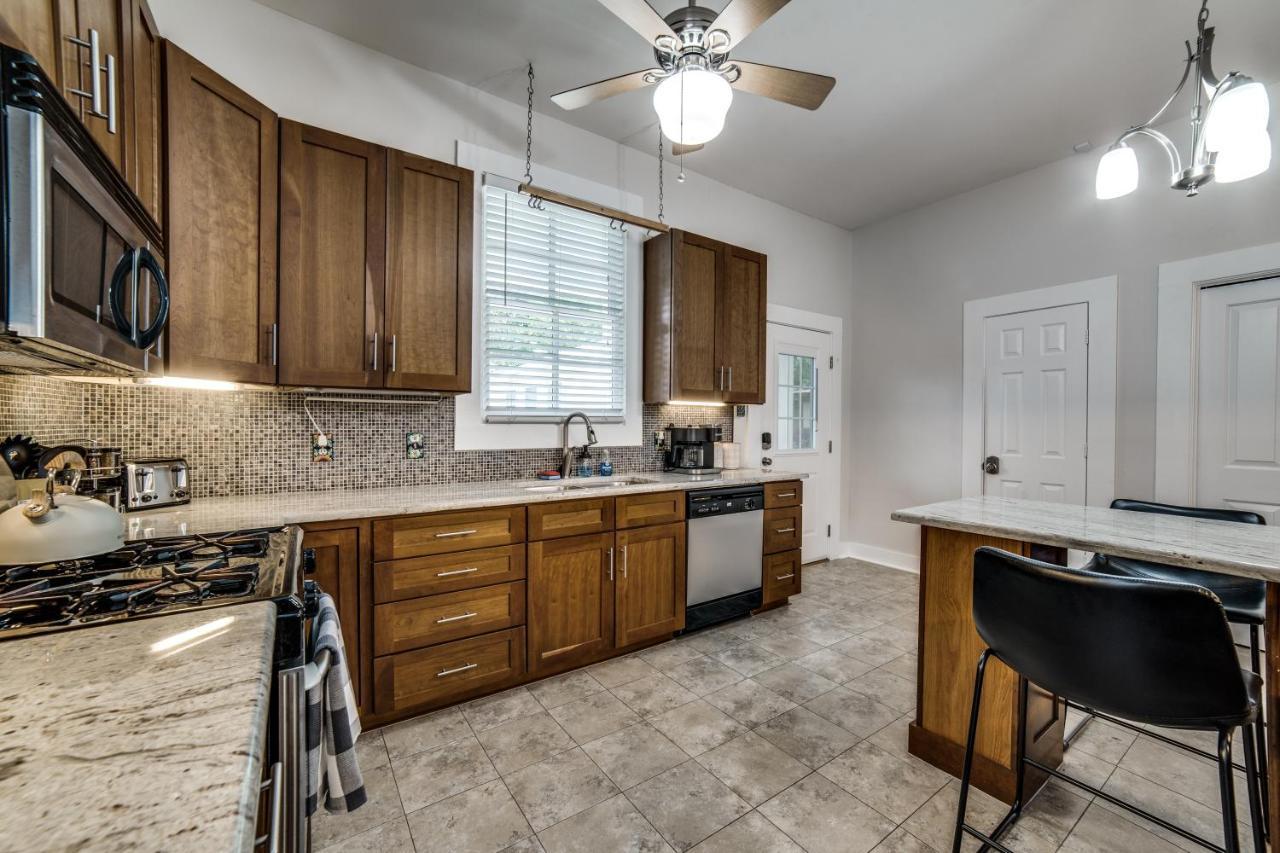 Hébergement de vacances Downtown Historic 2bdrm, Walk To Riverwalk, Alamo; Beautifully Renovated!